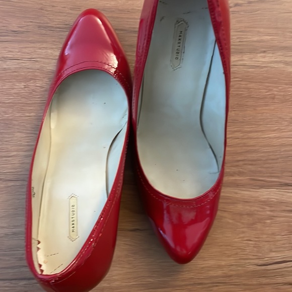 Pre-owned Maxstudio Patent Red shoes, Size 9 (for an 8 1/2 feet). Wore 1X. - Picture 6 of 12